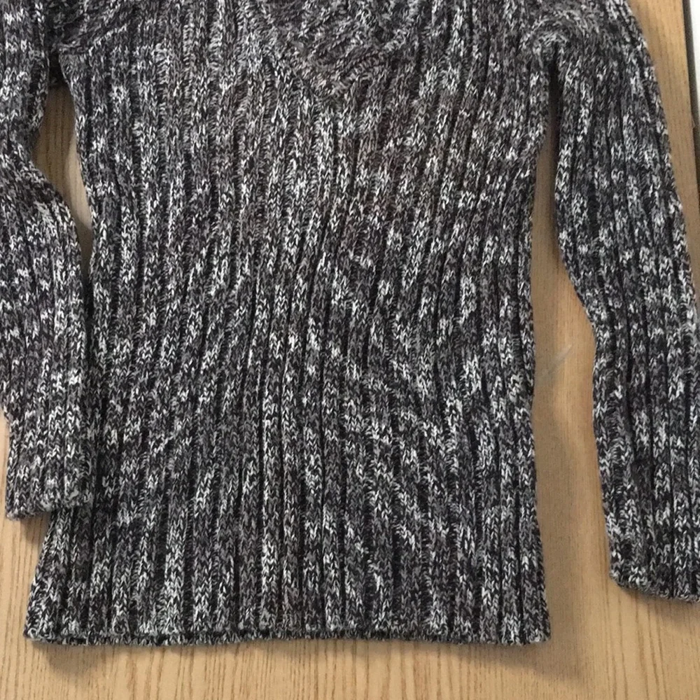 Women's Grey Black White Marled V-Neck Sweater Large Ribbed Size Small